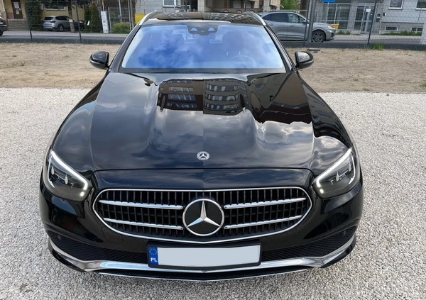 Mercedes-Benz Klasa E cena 159000 przebieg: 73988, rok produkcji 2020 z Piaseczno małe 352